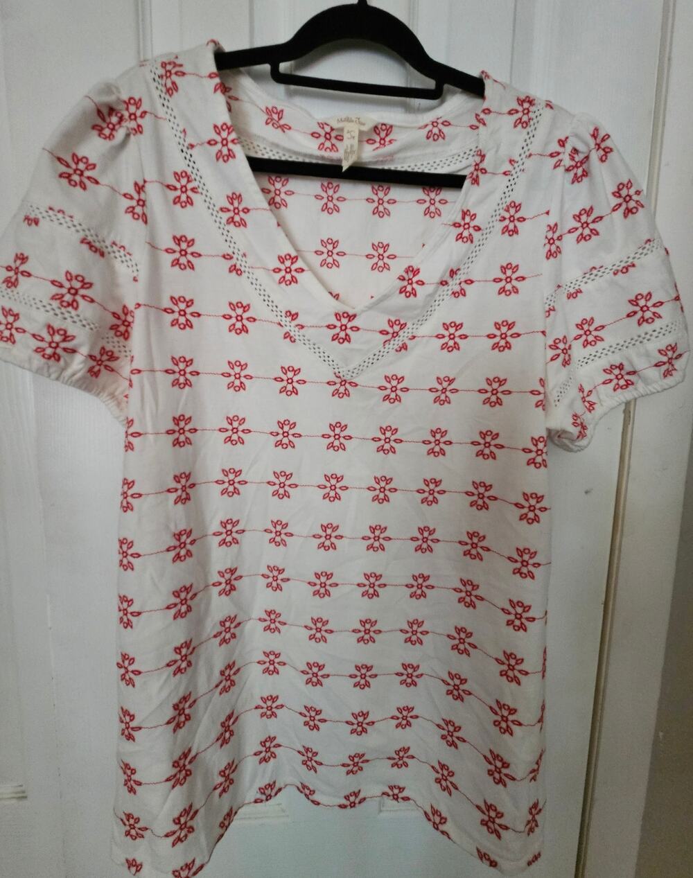 Matilda Jane Carolina Eyelet Top White Red Embroidered Floral V Neck Sz L Women
